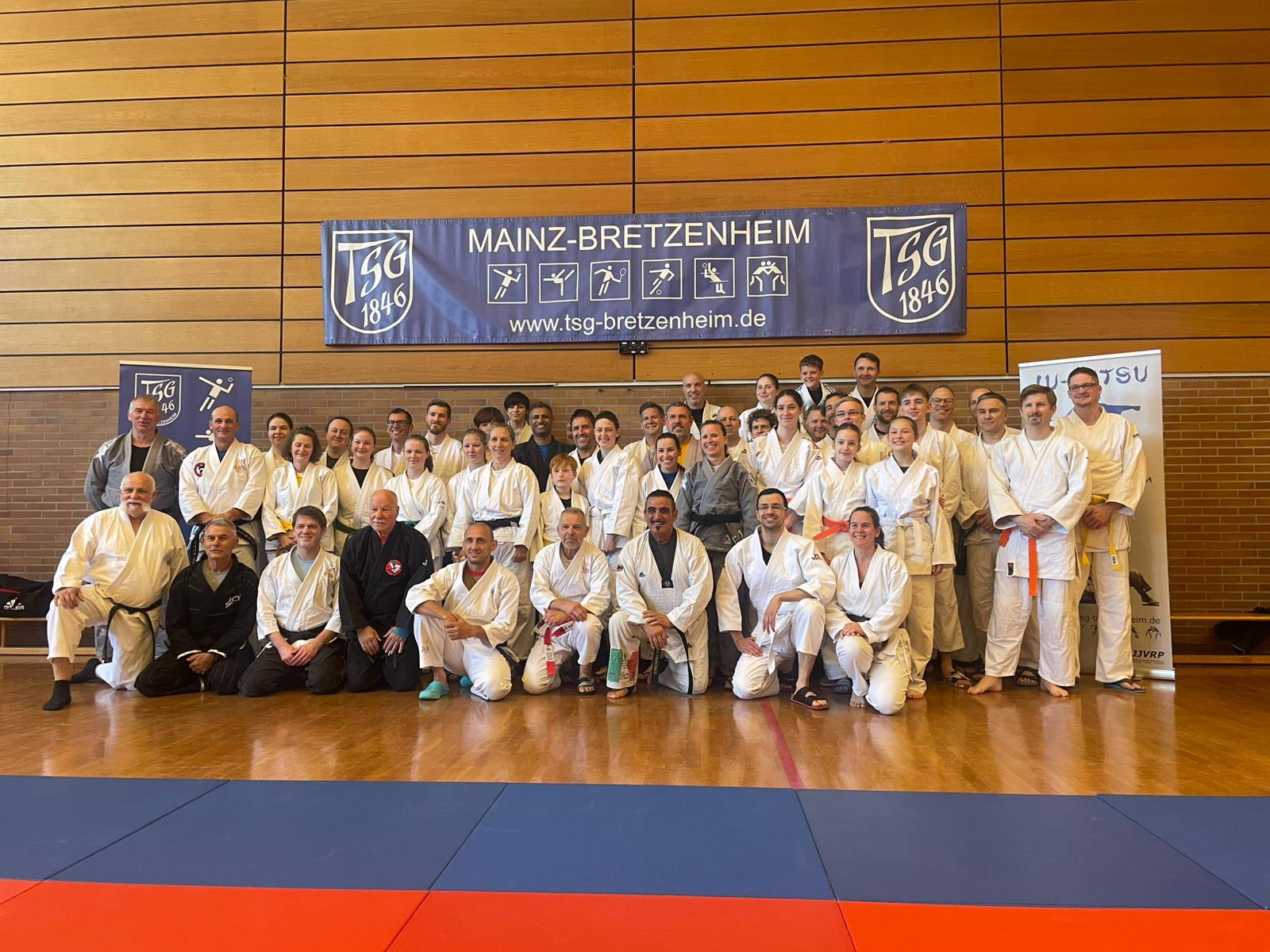 Mehr über den Artikel erfahren Landesweiter Ju-Jutsu-Lehrgang in TSG-Halle